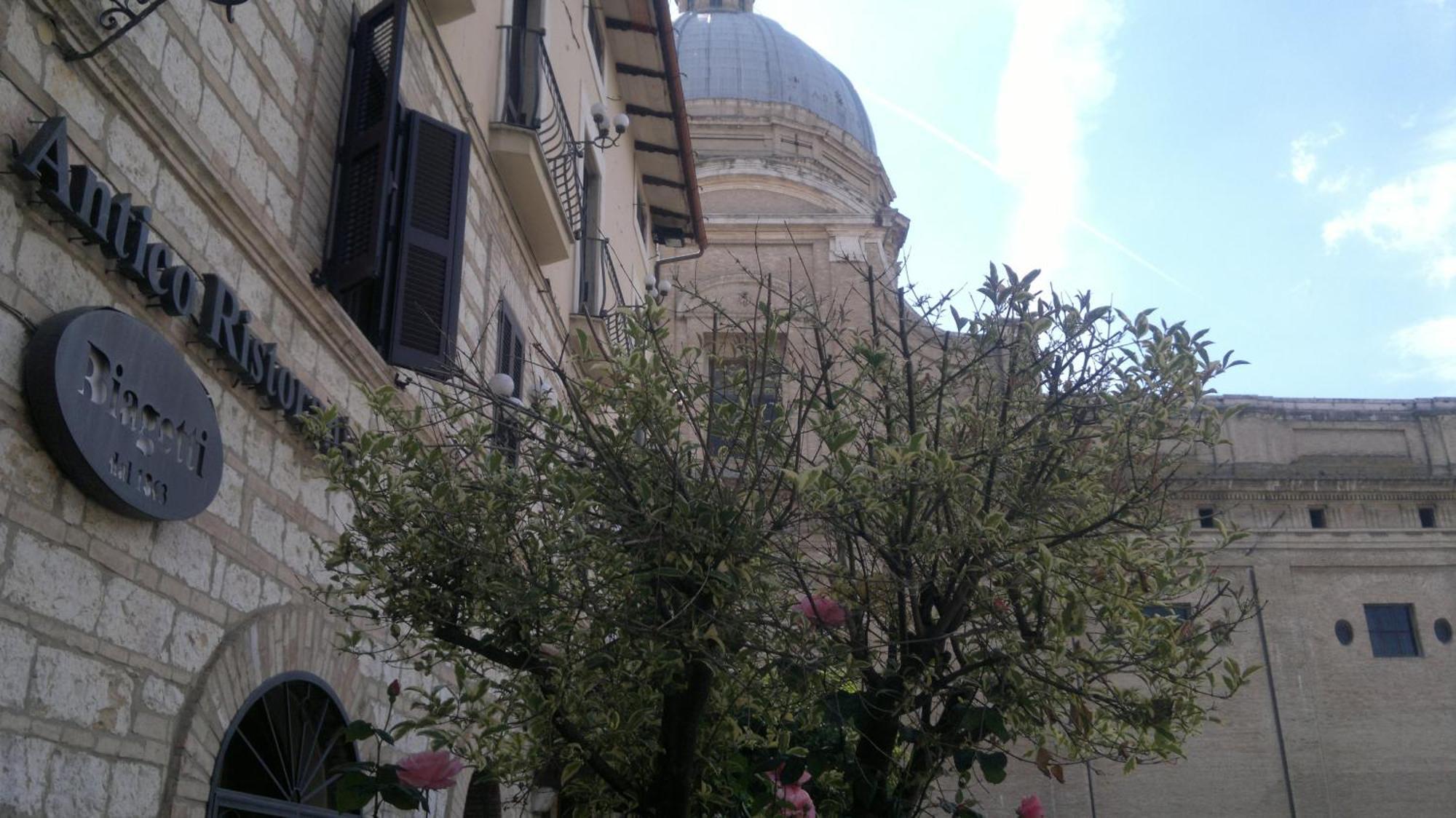 Hotel Porziuncola Assisi Bagian luar foto