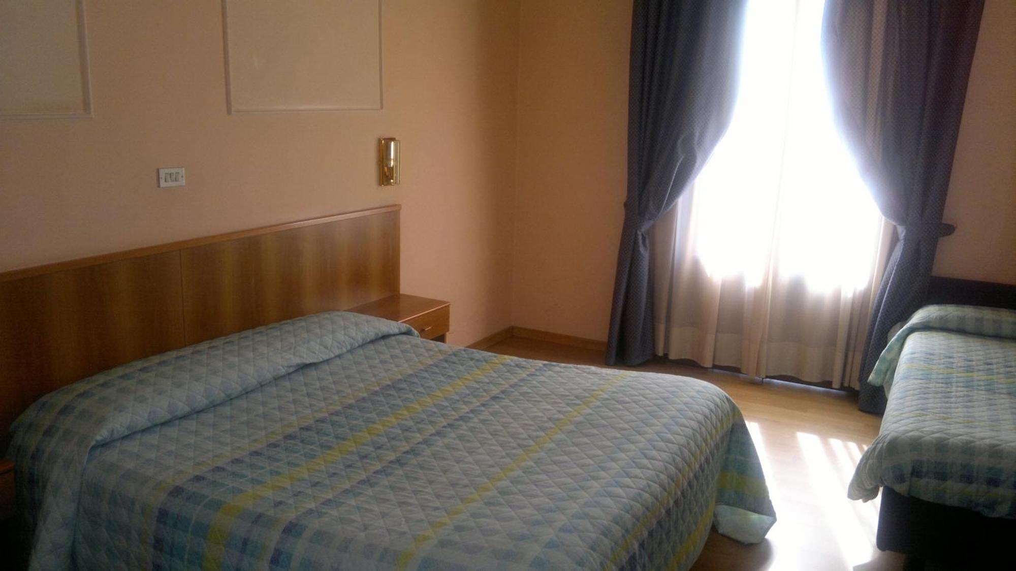 Hotel Porziuncola Assisi Bagian luar foto